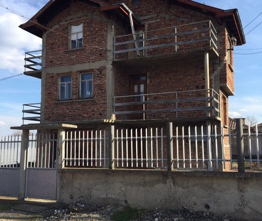 Къща в Пазарджик, Промишлена зона - Изток - 300 кв.м за 213 €/кв.м - Снимка #1