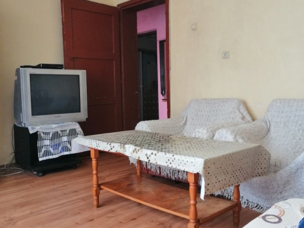 Дава се под наем Етаж от къща в Велико Търново, Стара част - 70 кв.м за 209.1 € - Снимка #1