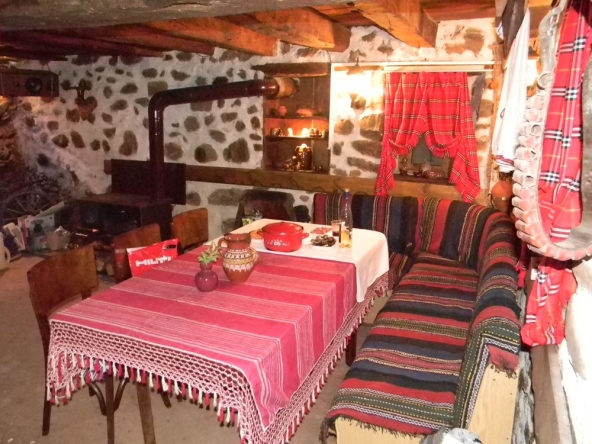 Къща в с. Градево, Област Благоевград - 70 кв.м за 365 €/кв.м - Снимка #1