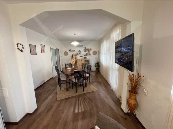 Дава се под наем Къща в Бургас, Сарафово - 120 кв.м за 1396.38 € - Снимка #1