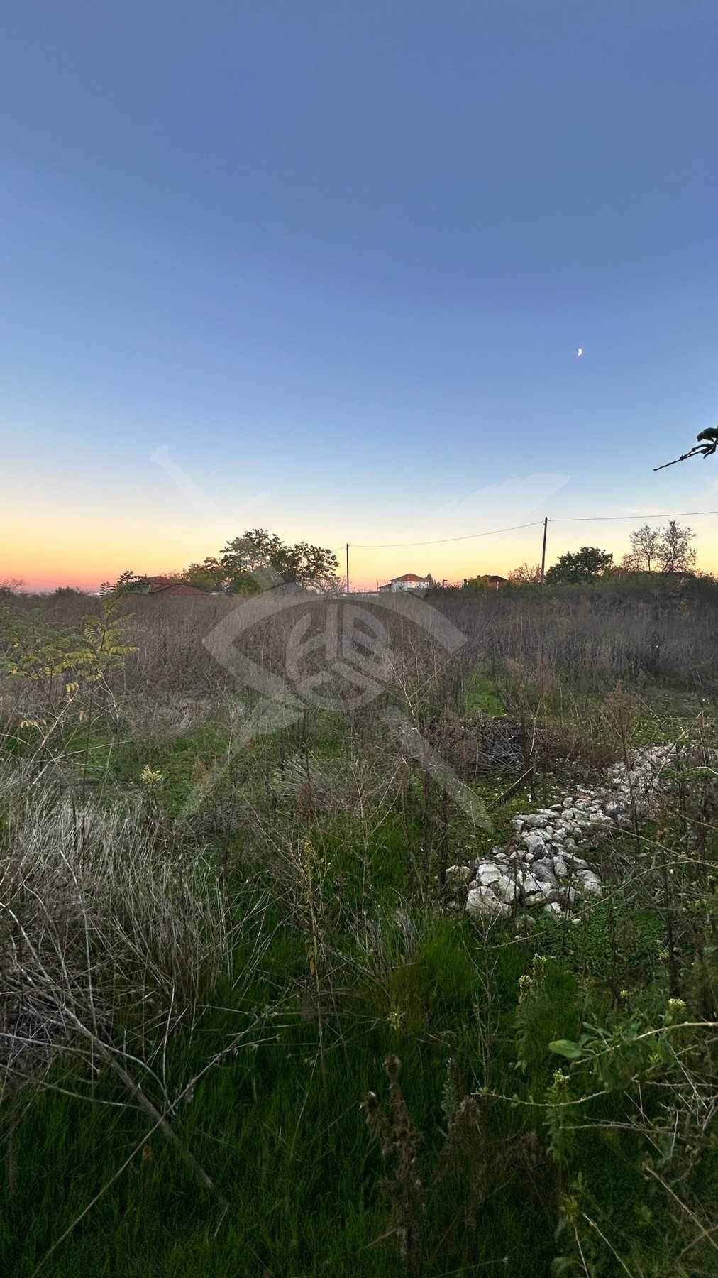 Парцел в с. Белозем, Област Пловдив - 1810 кв.м за 15 €/кв.м - Снимка #1