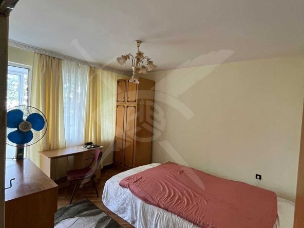 Дава се под наем Едностаен апартамент в Бургас, Център - 40 кв.м за 199.41 € - Снимка #1