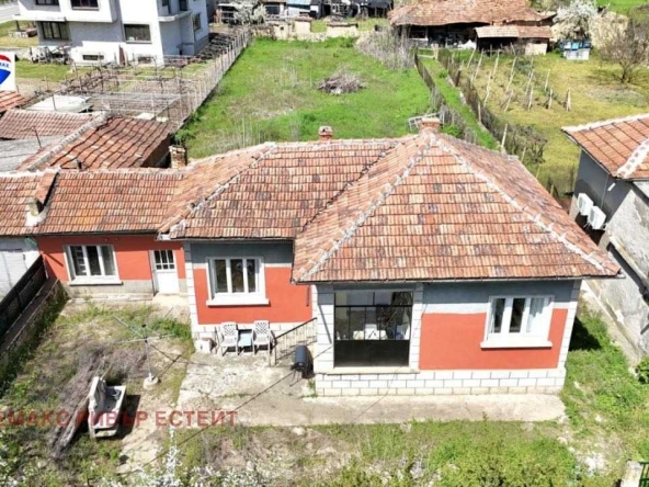 Къща в с. Ценово, Област Русе - 96 кв.м за 186 €/кв.м - Снимка #1