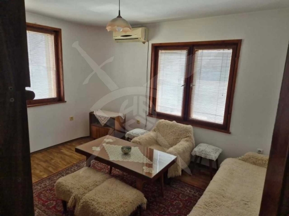 Дава се под наем Тристаен апартамент в Бургас, Център - 66 кв.м за 498.27 € - Снимка #1