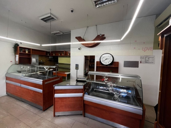 Дава се под наем Магазин в София, Център - 65 кв.м за 1196.97 € - Снимка #1