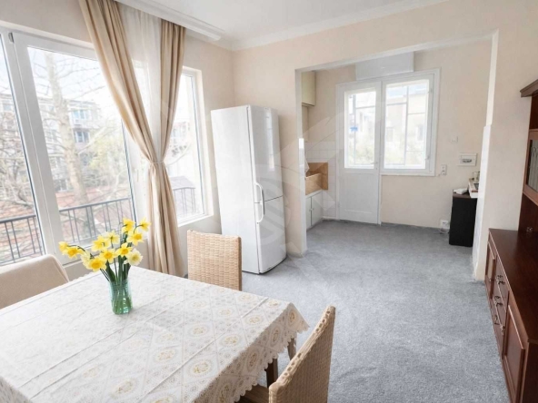 Дава се под наем Тристаен апартамент в Бургас, Възраждане - 107 кв.м за 428.91 € - Снимка #1