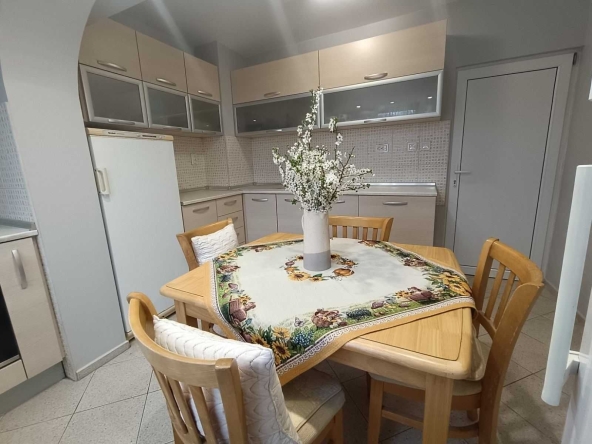 Двустаен апартамент в Варна, Център - 61 кв.м за 1421 €/кв.м - Снимка #1