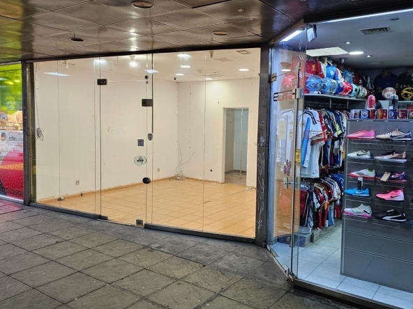 Дава се под наем Магазин в София, Център - 28 кв.м за 548.25 € - Снимка #1