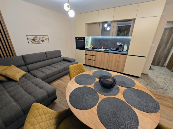 Дава се под наем Двустаен апартамент в Варна, Гранд Мол Варна - 60 кв.м за 598.23 € - Снимка #1