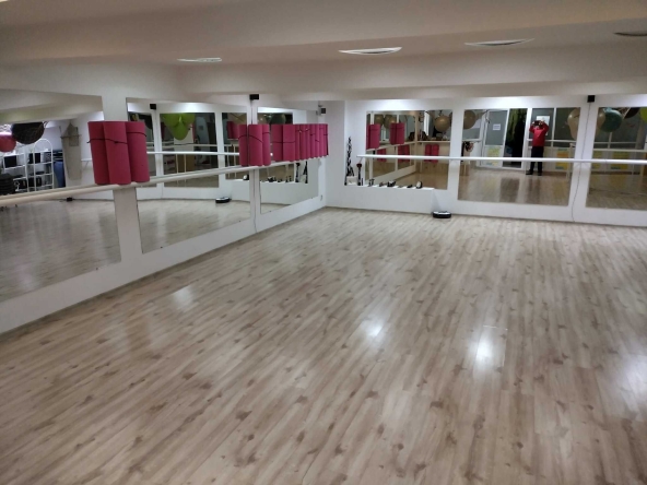 Дава се под наем Зала за събития в Варна, Окръжна болница -  кв.м за 5.1 € - Снимка #1