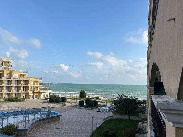 Тристаен апартамент в Ахелой - 95 кв.м за 666 €/кв.м - Снимка #1