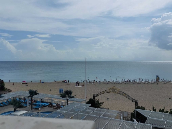 Двустаен апартамент в к.к. Елените - 81 кв.м за 624 €/кв.м - Снимка #1