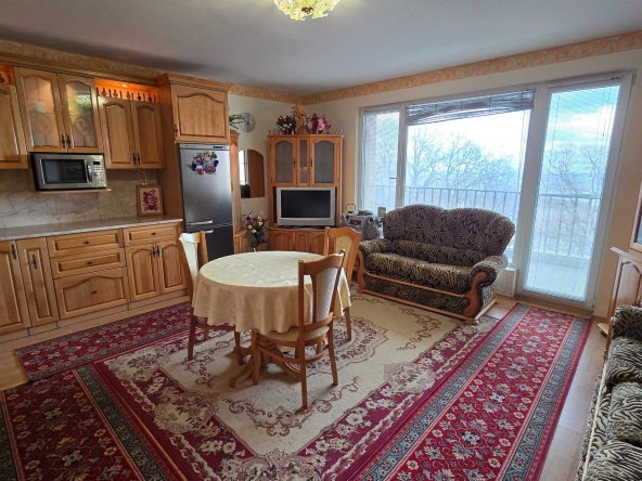 Тристаен апартамент в к.к. Златни пясъци - 178 кв.м за 630 €/кв.м - Снимка #1