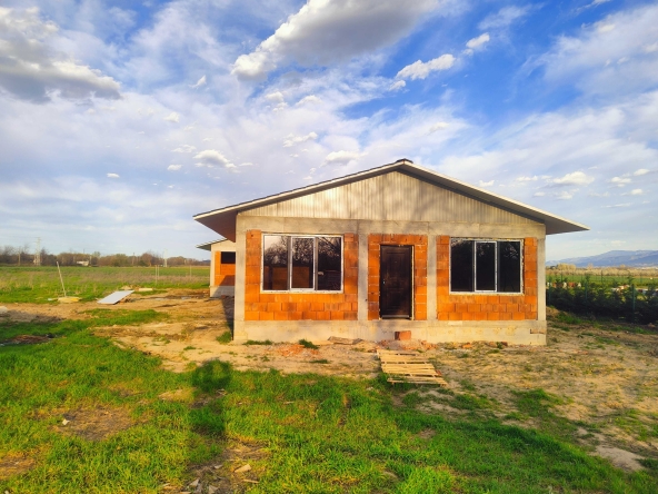 Къща в с. Оризари, Област Пловдив - 100 кв.м за 638 €/кв.м - Снимка #1