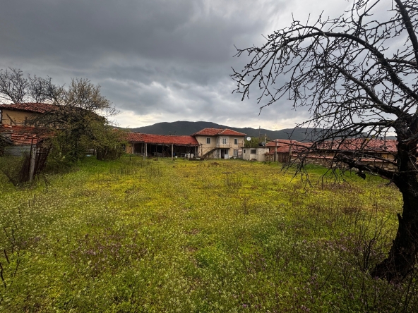 Къща в с. Димовци, Област Стара Загора - 1024 кв.м за 17 €/кв.м - Снимка #1