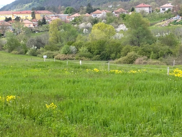 Земеделски имот в Дебелец -  кв.м за 7 €/дка - Снимка #1