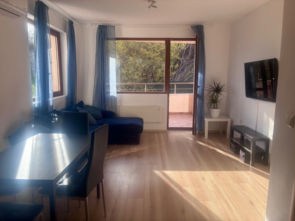 Дава се под наем Двустаен апартамент в Варна, Изгрев - 55 кв.м за 398.82 € - Снимка #1