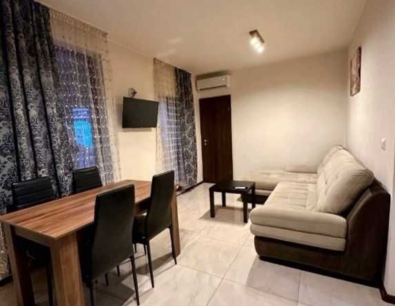 Дава се под наем Тристаен апартамент в София, Надежда 2 - 75 кв.м за 747.66 € - Снимка #1