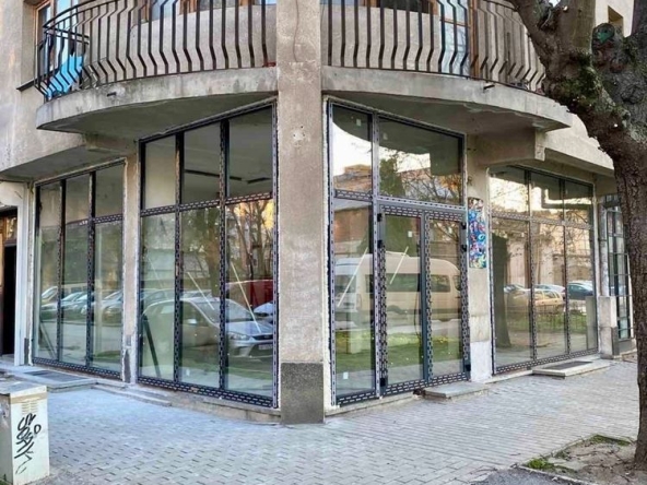 Дава се под наем Магазин в София, Център - 62 кв.м за 1196.97 € - Снимка #1