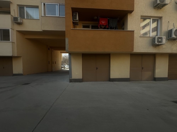 Гараж / Паркомясто в Пловдив, Тракия - 21 кв.м за 3 €/кв.м - Снимка #1