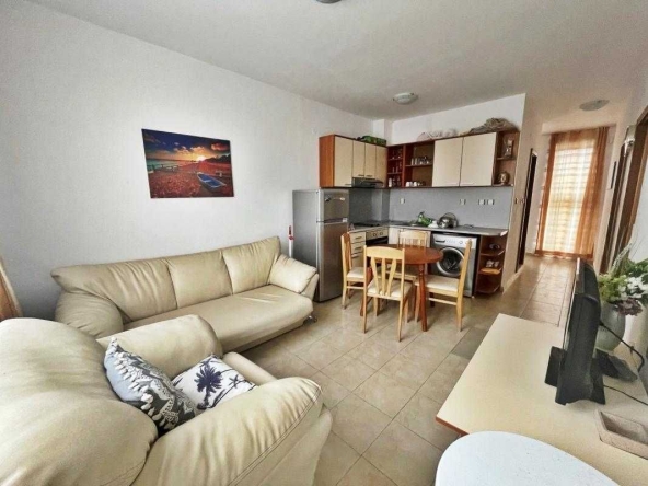 Тристаен апартамент в к.к. Слънчев бряг - 68 кв.м за 622 €/кв.м - Снимка #1