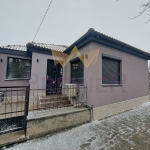 Дава се под наем Етаж от къща в Аксаково - 90 кв.м за 698.19 € - Снимка #1