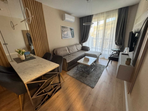 Двустаен апартамент в к.к. Слънчев бряг - 64 кв.м за 1180 €/кв.м - Снимка #1