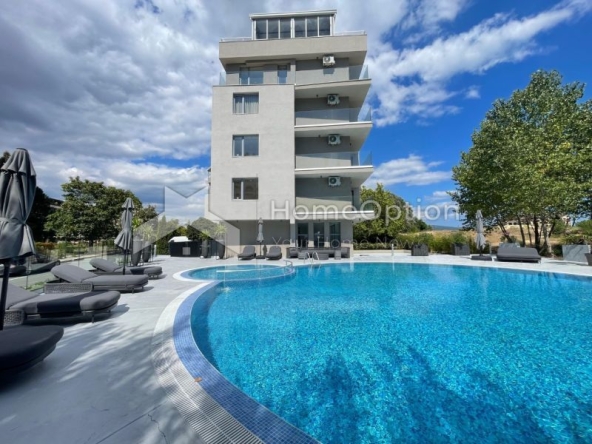 Двустаен апартамент в к.к. Слънчев бряг - 57 кв.м за 1155 €/кв.м - Снимка #1