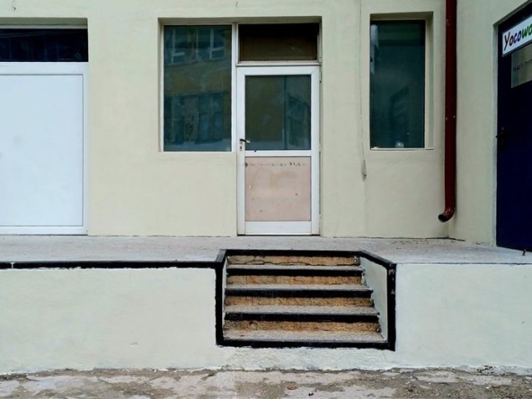 Дава се под наем Склад в Варна, Младост 1 - 90 кв.м за 600 € - Снимка #1