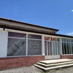Дава се под наем Магазин в Омуртаг - 150 кв.м за 500 € - Снимка #1