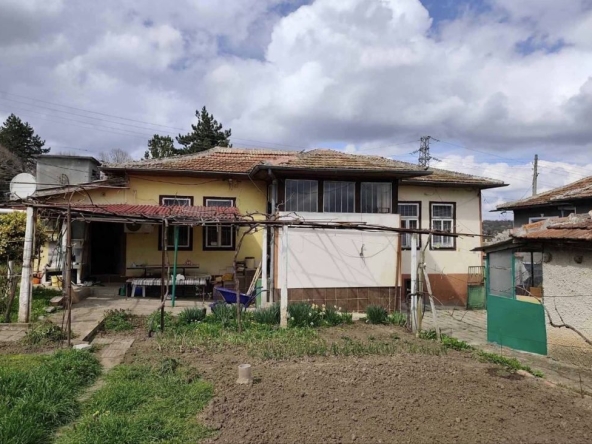 Къща в с. Владимирово, Област Добрич - 63 кв.м за 397 €/кв.м - Снимка #1