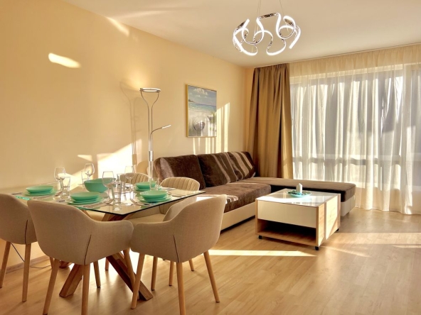 Дава се под наем Тристаен апартамент в Свети Влас - 110 кв.м за 1000 € - Снимка #1
