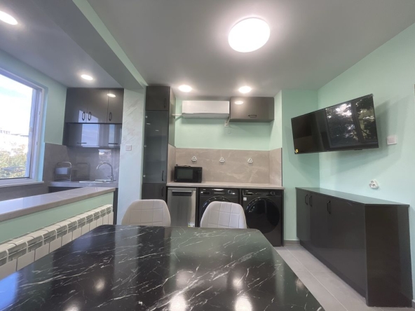 Дава се под наем Тристаен апартамент в Плевен, Дружба 1 - 70 кв.м за 550 € - Снимка #1