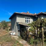 Къща в с. Хитрино, Област Шумен - 840 кв.м за 28 €/кв.м - Снимка #1