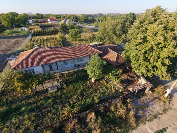 Къща в с. Калипетрово, Област Силистра - 150 кв.м за 330 €/кв.м - Снимка #1