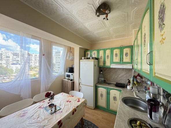 Двустаен апартамент в Казанлък - 83 кв.м за 988 €/кв.м - Снимка #1