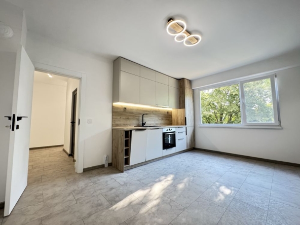 Двустаен апартамент в Казанлък - 44 кв.м за 1932 €/кв.м - Снимка #1