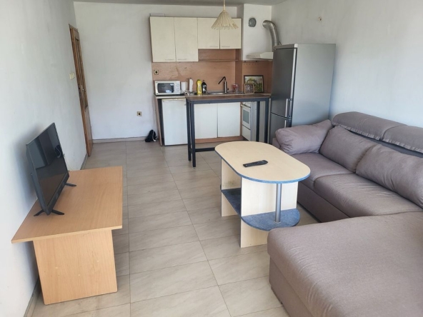 Дава се под наем Тристаен апартамент в Варна, Левски - 100 кв.м за 750 € - Снимка #1
