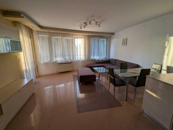 Дава се под наем Тристаен апартамент в София, Изток - 98 кв.м за 1020 € - Снимка #1