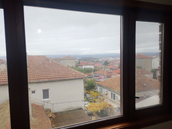 Етаж от къща в Аксаково - 116 кв.м за 1432 €/кв.м - Снимка #1