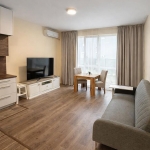 Дава се под наем Двустаен апартамент в Варна, м-т Пчелина - 54 кв.м за 560 € - Снимка #1