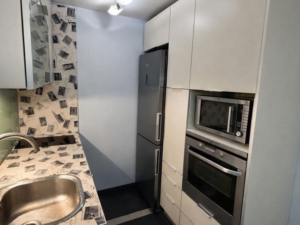 Дава се под наем Двустаен апартамент в София, Редута - 72 кв.м за 700 € - Снимка #1
