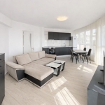 Дава се под наем Тристаен апартамент в Варна, Изгрев - 100 кв.м за 850 € - Снимка #1