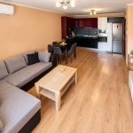 Тристаен апартамент в Велико Търново, Център - 99 кв.м за 1718 €/кв.м - Снимка #1