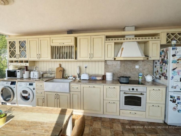 Дава се под наем Къща в Варна, м-т Св. Никола - 200 кв.м за 2000 € - Снимка #1