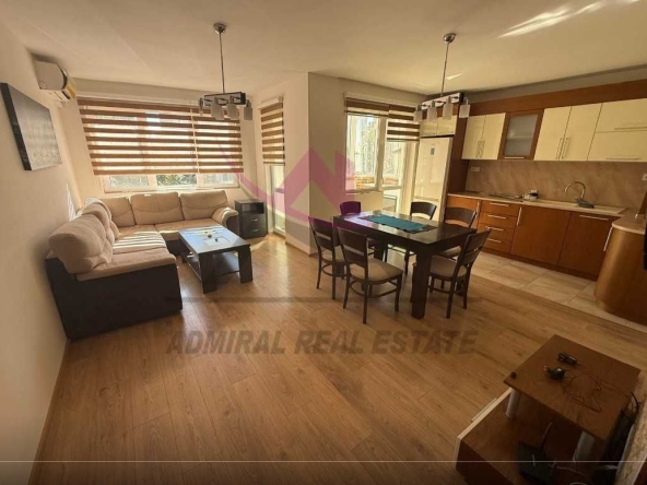 Дава се под наем Тристаен апартамент в Варна, Левски - 112 кв.м за 700 € - Снимка #1