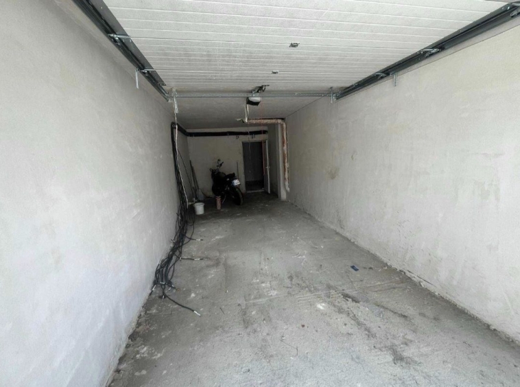 Гараж / Паркомясто в Казанлък - 26 кв.м за 1154 €/кв.м - Снимка #1