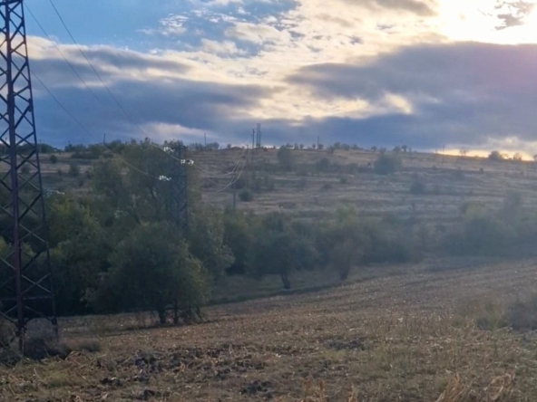 Парцел в с. Храбърско, Област София-област - 2528 кв.м за 70 €/кв.м - Снимка #1