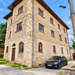 Къща в к.к. Пампорово - 450 кв.м за 392 €/кв.м - Снимка #1