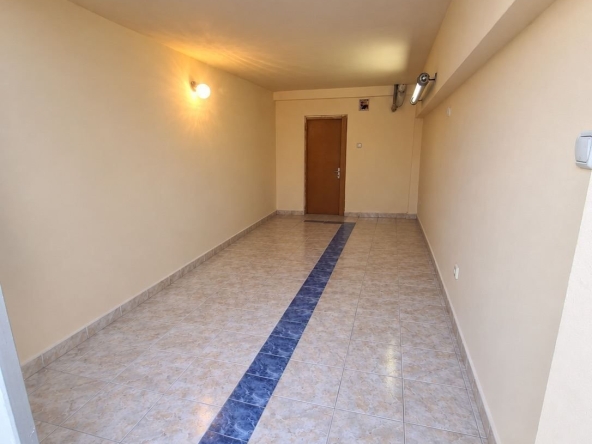 Гараж / Паркомясто в Плевен, 9-ти квартал - 15 кв.м за 2000 €/кв.м - Снимка #1